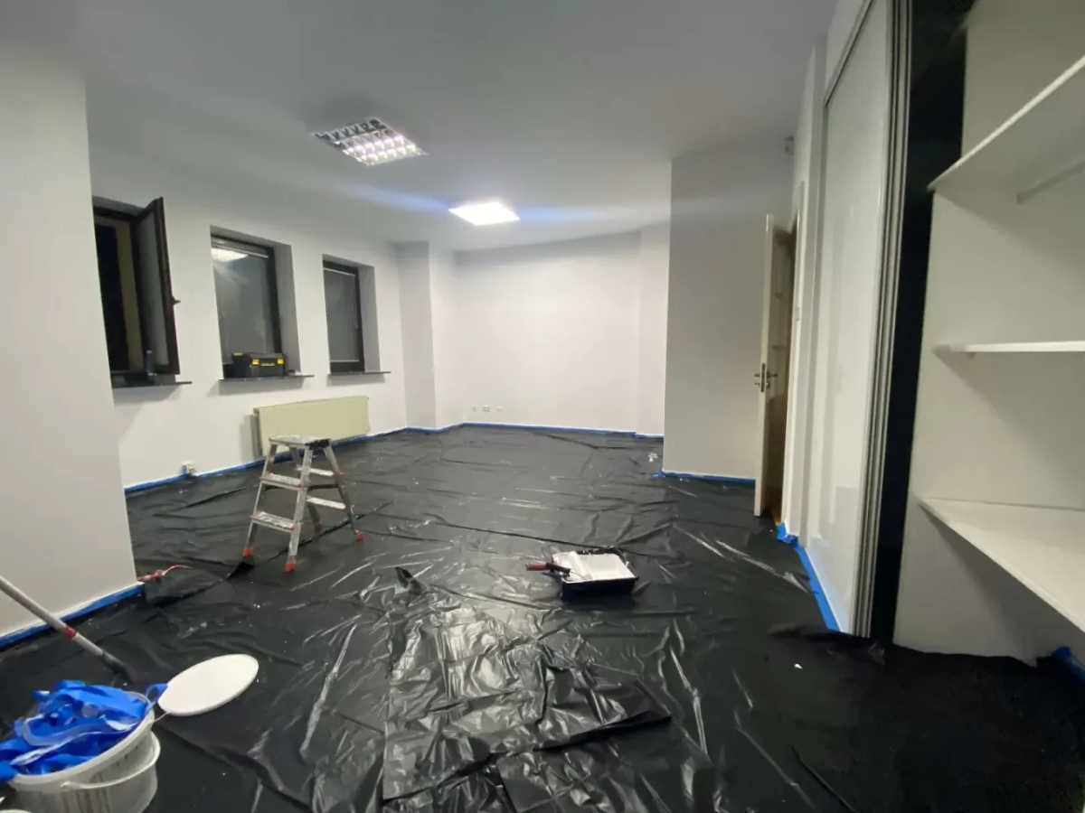 Ile kosztuje metr malowania mieszkania? Sprawdź ceny i porady